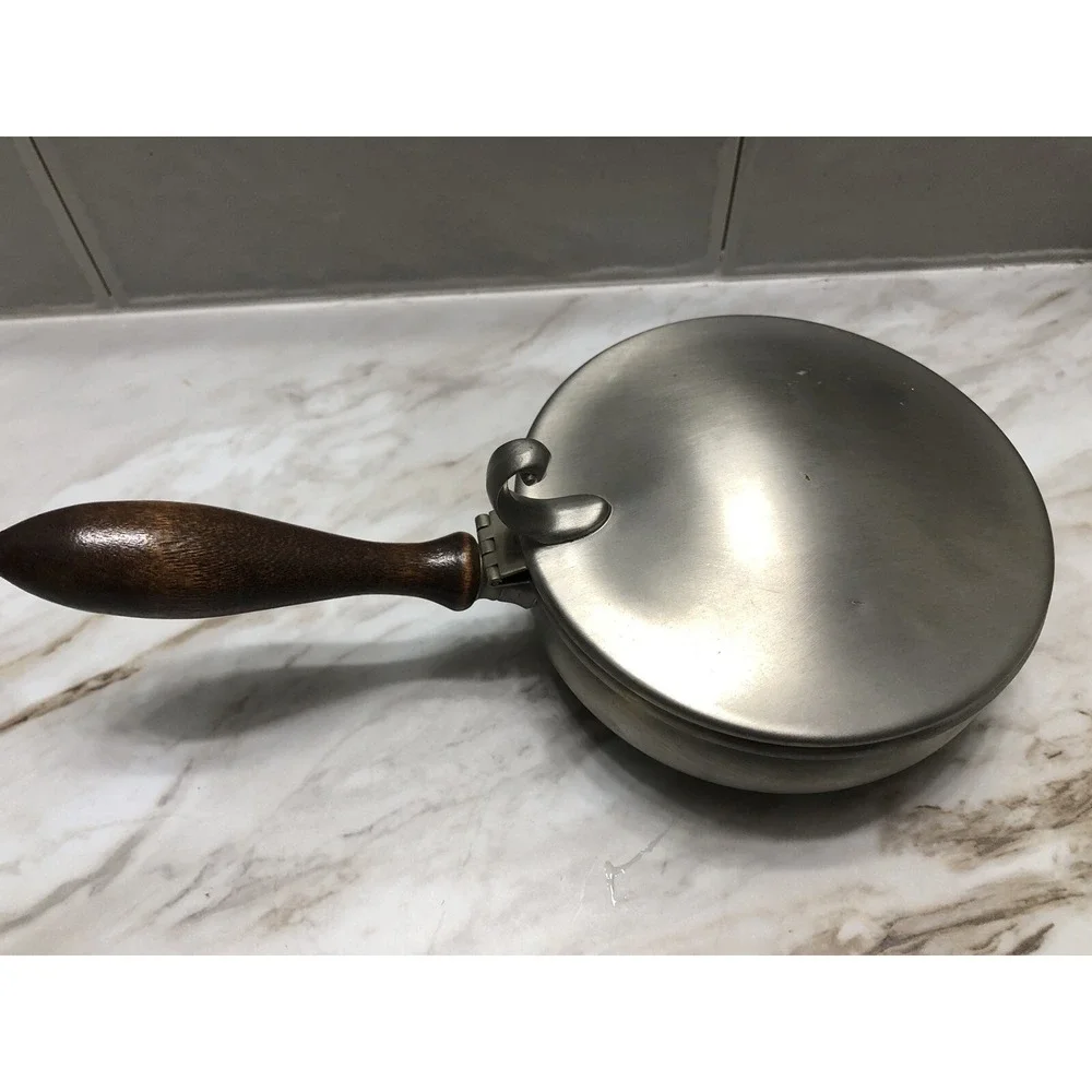 Vintage WEB PEWTER Silent‎ Butler Crumb Catcher #1177 Wood Handle -Sm. Dent